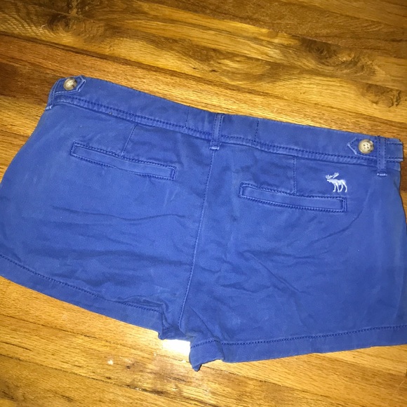 Royal blue cargo style shorts - Picture 3 of 3